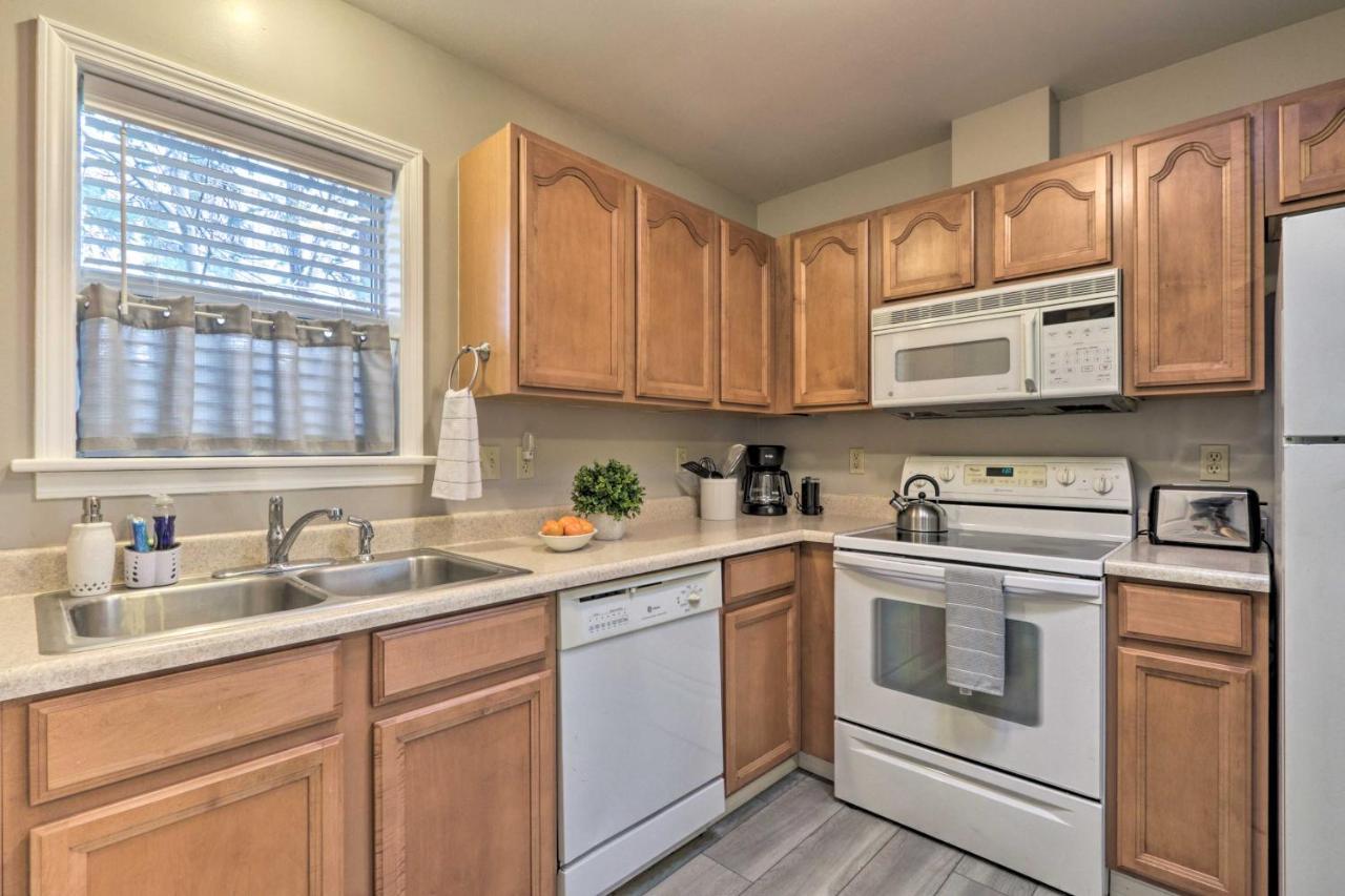 Centrally Located South Hill Apartment With Smart Tv Spokane Exterior photo