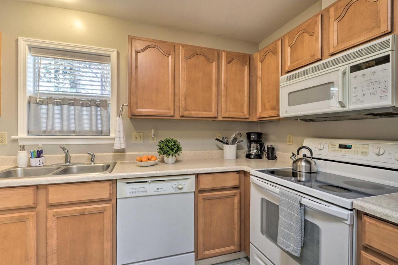 Centrally Located South Hill Apartment With Smart Tv Spokane Exterior photo